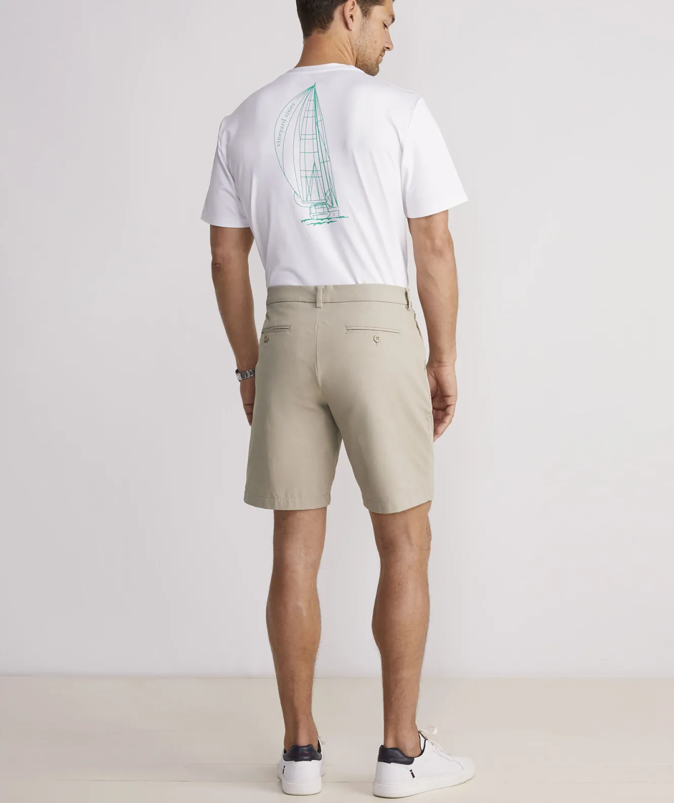 Vineyard Vines 9 Inch On-The-Go Shorts< Shorts