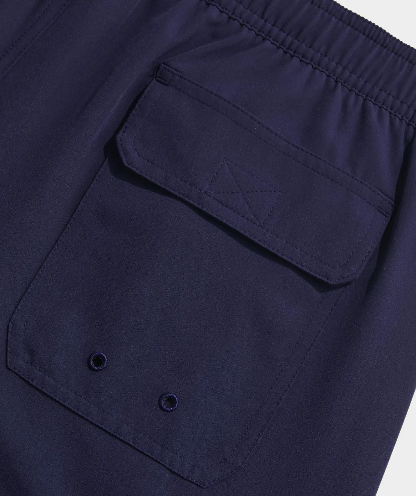Vineyard Vines 5 Inch Solid Chappy Swim Trunks< Swimwear
