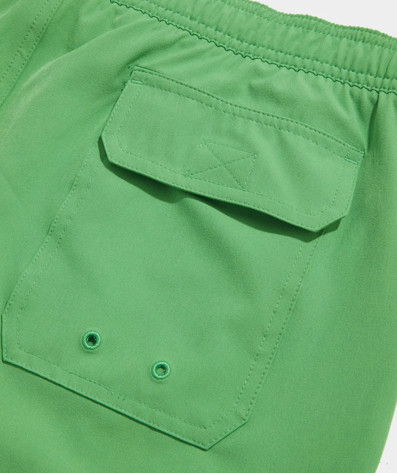 Vineyard Vines 5 Inch Solid Chappy Swim Trunks< Swimwear