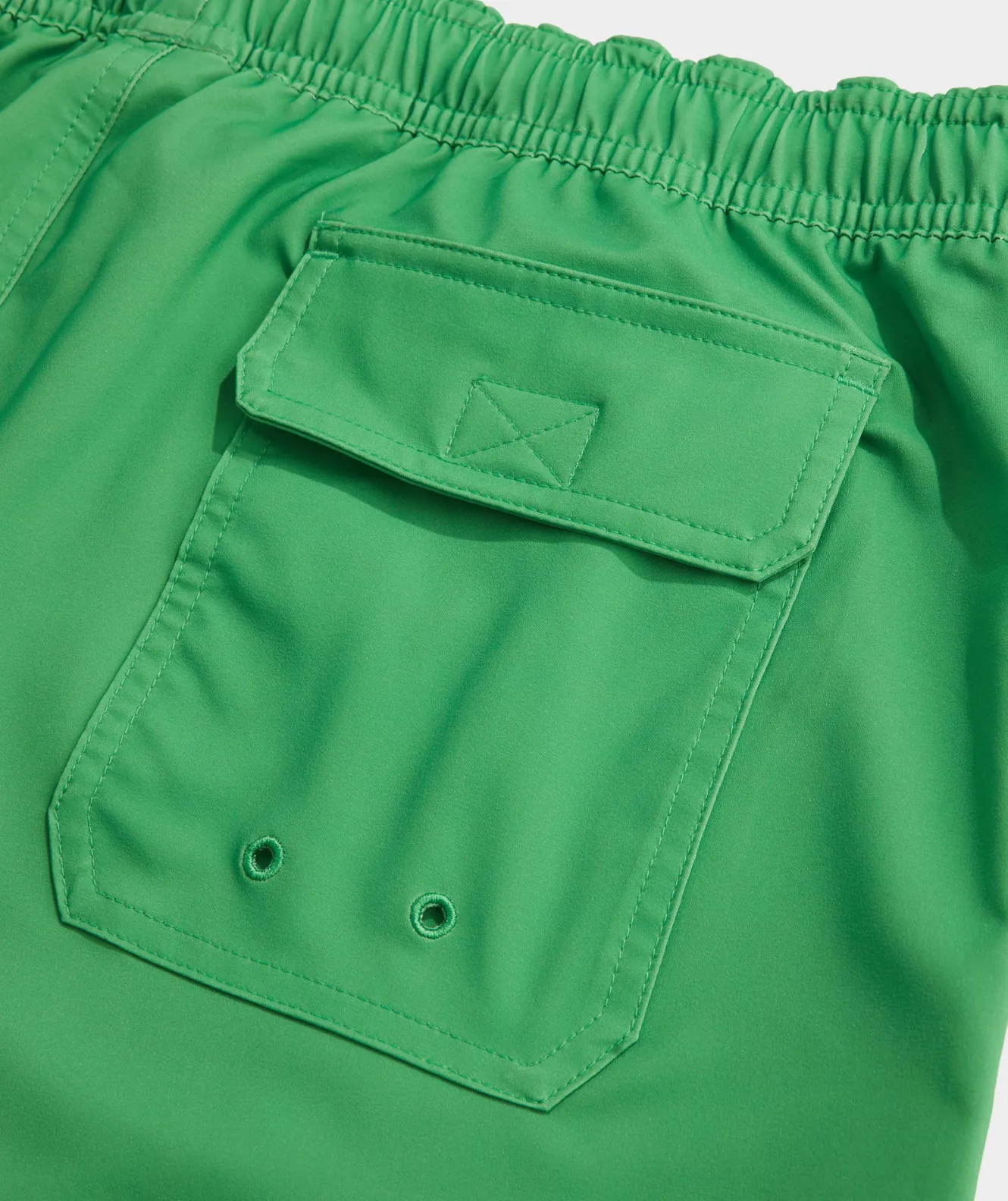 Vineyard Vines 7 Inch Solid Chappy Swim Trunks< Swimwear