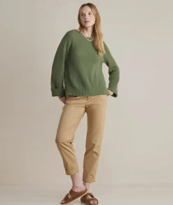 Vineyard Vines Cropped Cable V-Neck Sweater< Sweaters