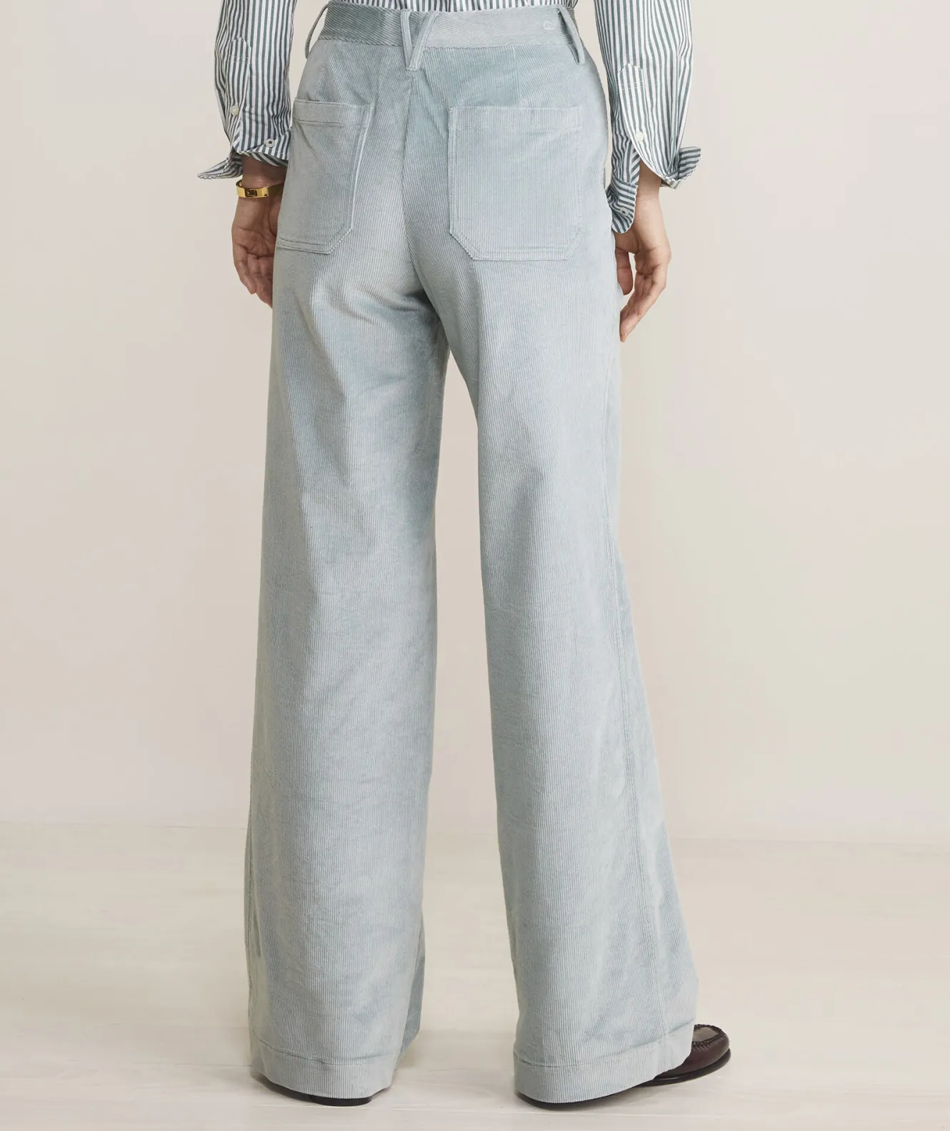 Vineyard Vines Kick Flare Mid-Rise Corduroy Pants< Pants & Denim