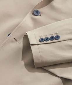 Vineyard Vines Lightweight On-The-Go Blazer< Blazers