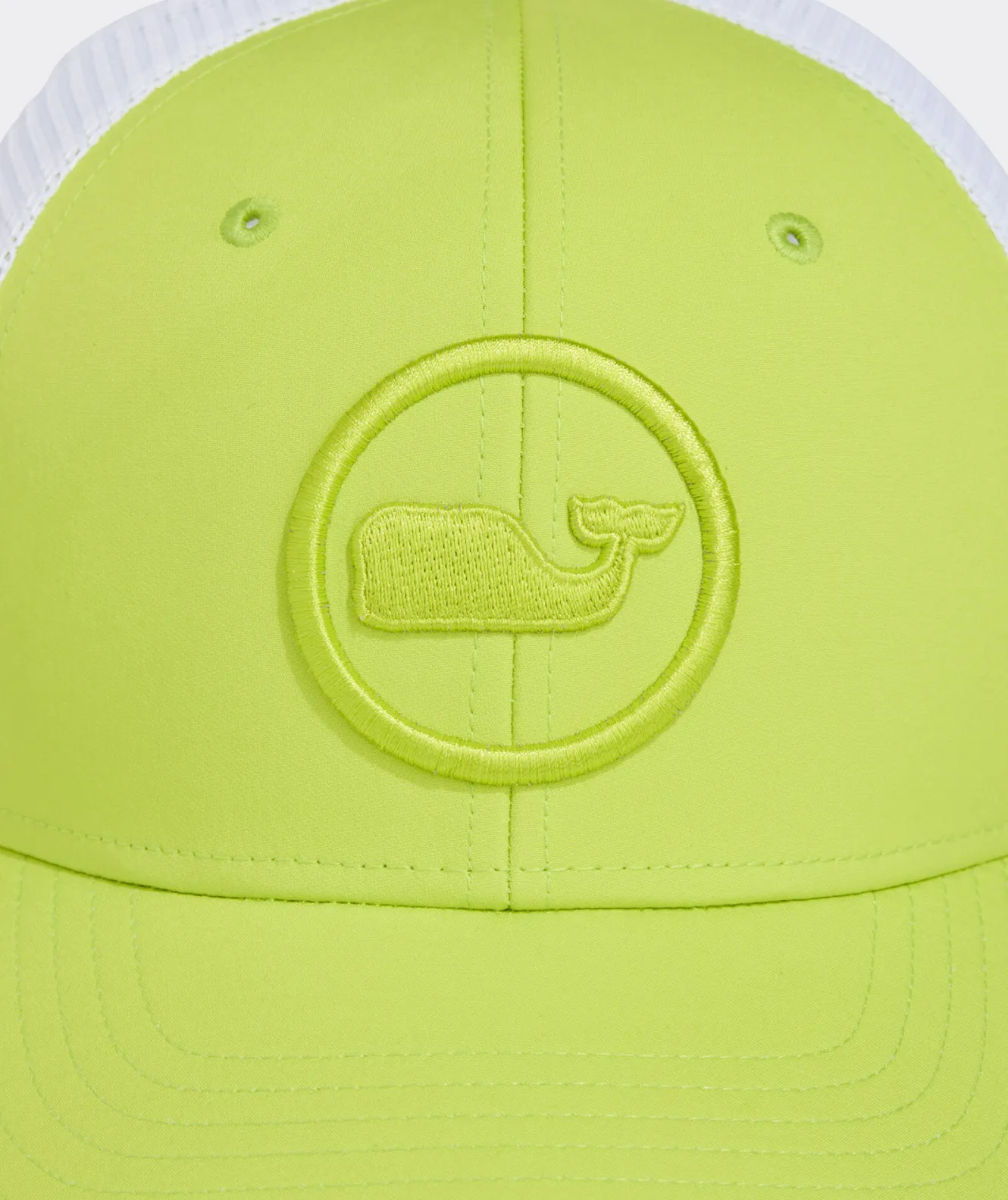 Vineyard Vines Whale Dot Performance Trucker Hat< Hats